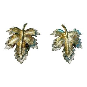 Sarah Coventry Clip-On Earrings, Brilliant Detailed Leaves of Gold and Silver.
